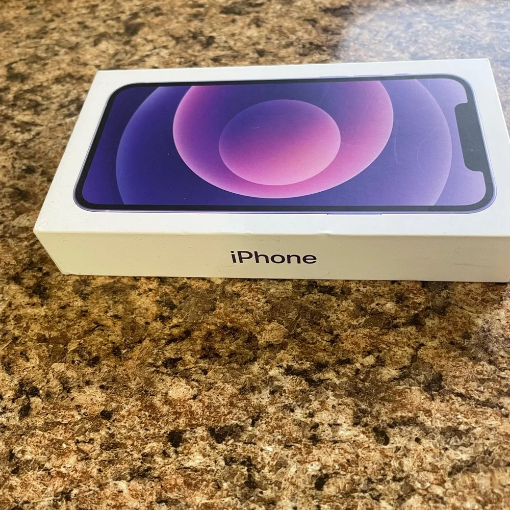 Apple‎ iPhone in Vibrant Purple empty box